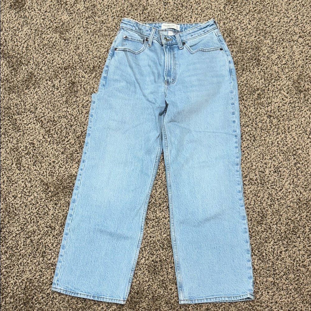 NWOT Abercrombie 90s Relaxed Jean